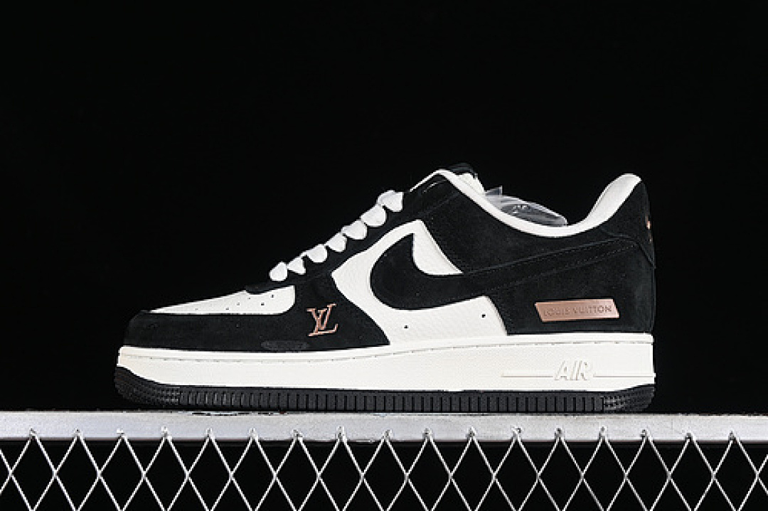 Nike Nike AIR FORCE 1 07 LOW L*V WHITE/BLACK · HD1968-010, photo 1