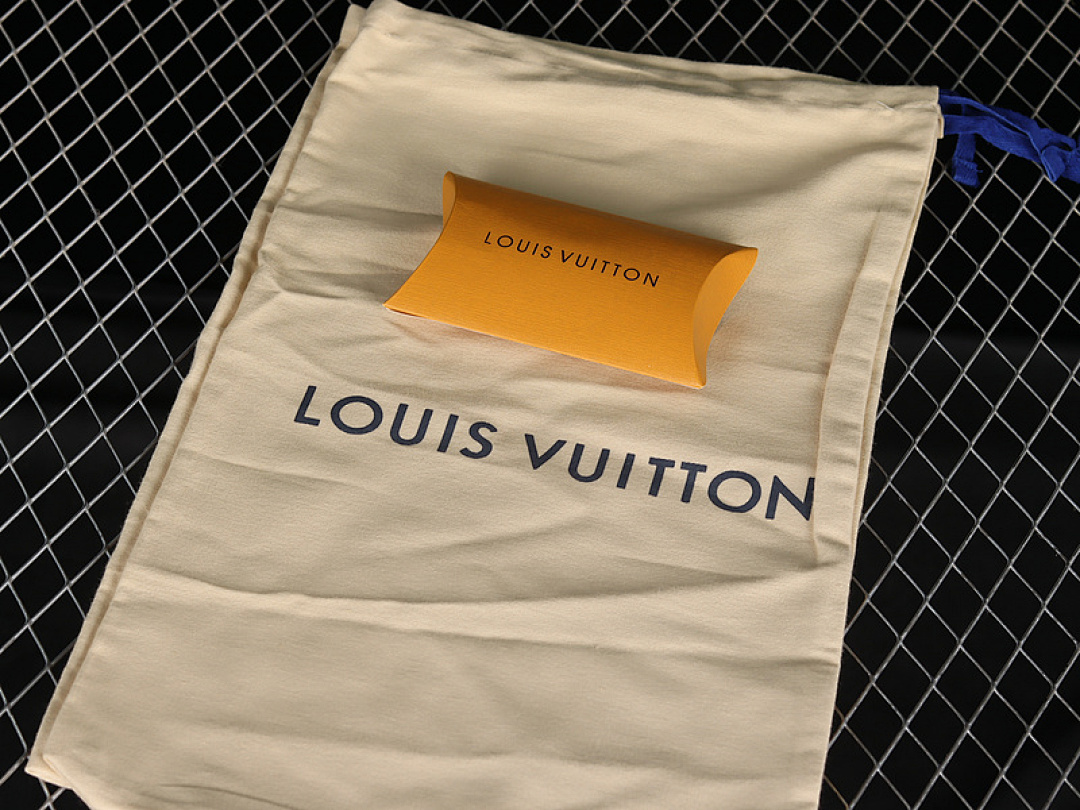 Louis Vuitton [L*V FASHION CATWALK SNEAKERS BLACK/WHITE/BLUE]-[MAN:38-46] - Image 2