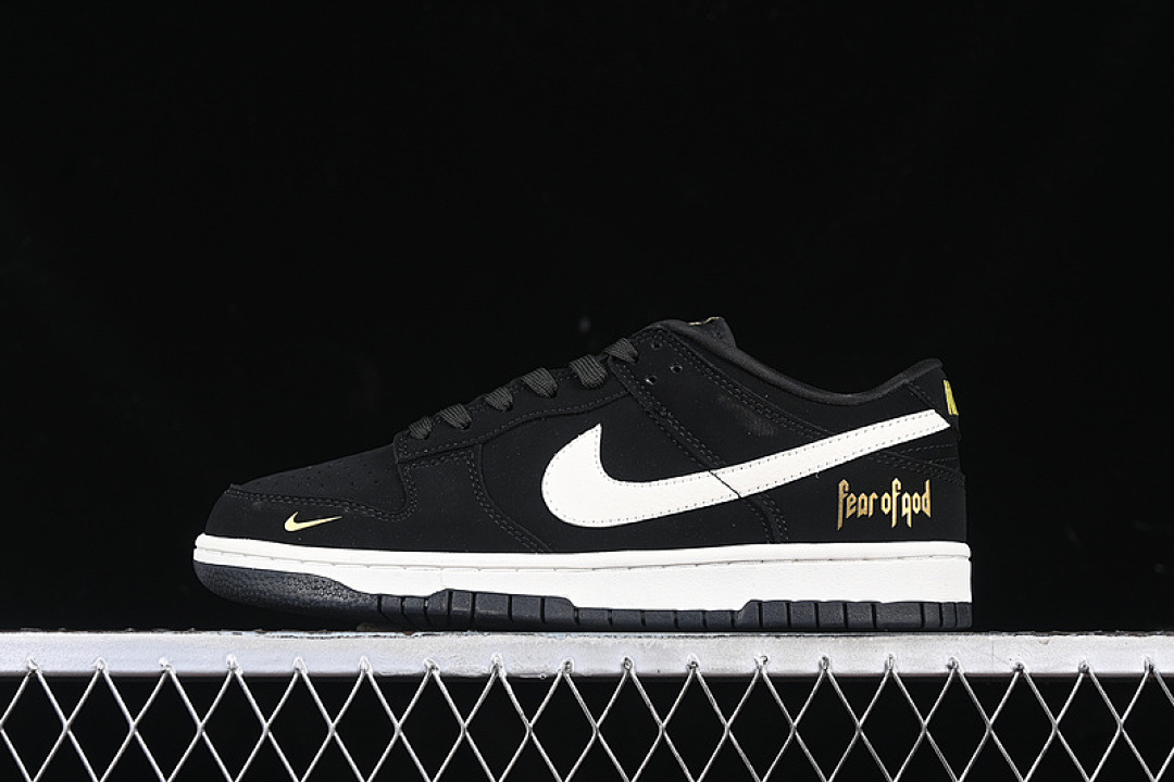 Fear of God Nike SB DUNK LOW FOG WHITE/BLACK/GOLD · KK1333-016, photo 1