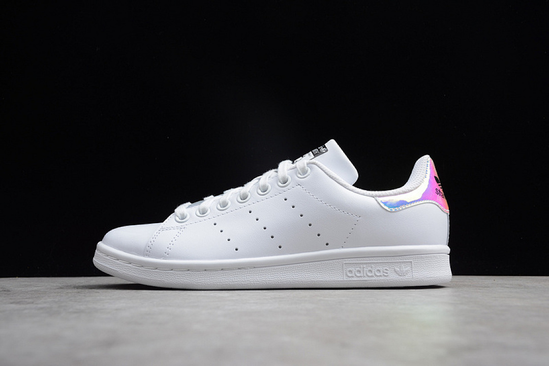STAN SMITH CLOUD WHITE/METALLIC SILVER/CLOUD WHITE · AQ6272, photo 1