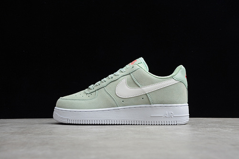 Nike Nike AIR FORCE 1 LOW 07 FROST GREEN PSTCH FROST/WHITE-LSR CRMSN · CV3026-300, photo 1