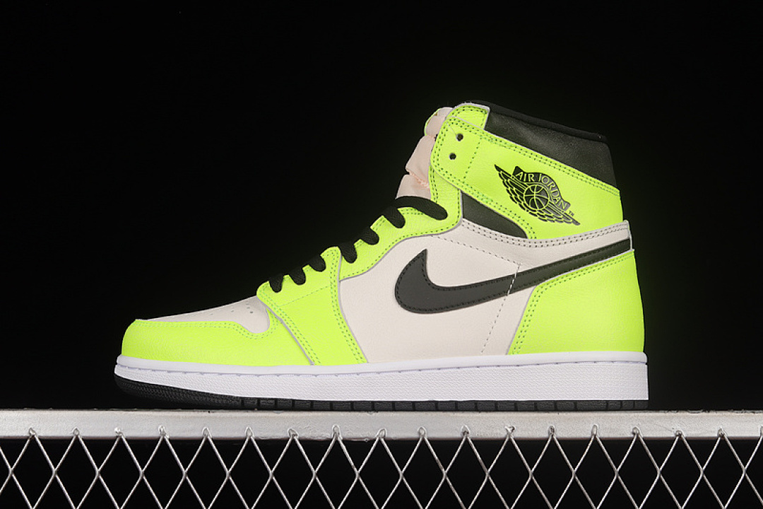 Jordan [555088-702]-[AIR JORDAN 1 HIGH OG VISIONAIRE VOLT/BLACK-SAIL]-[MAN:40-47.5], photo 1