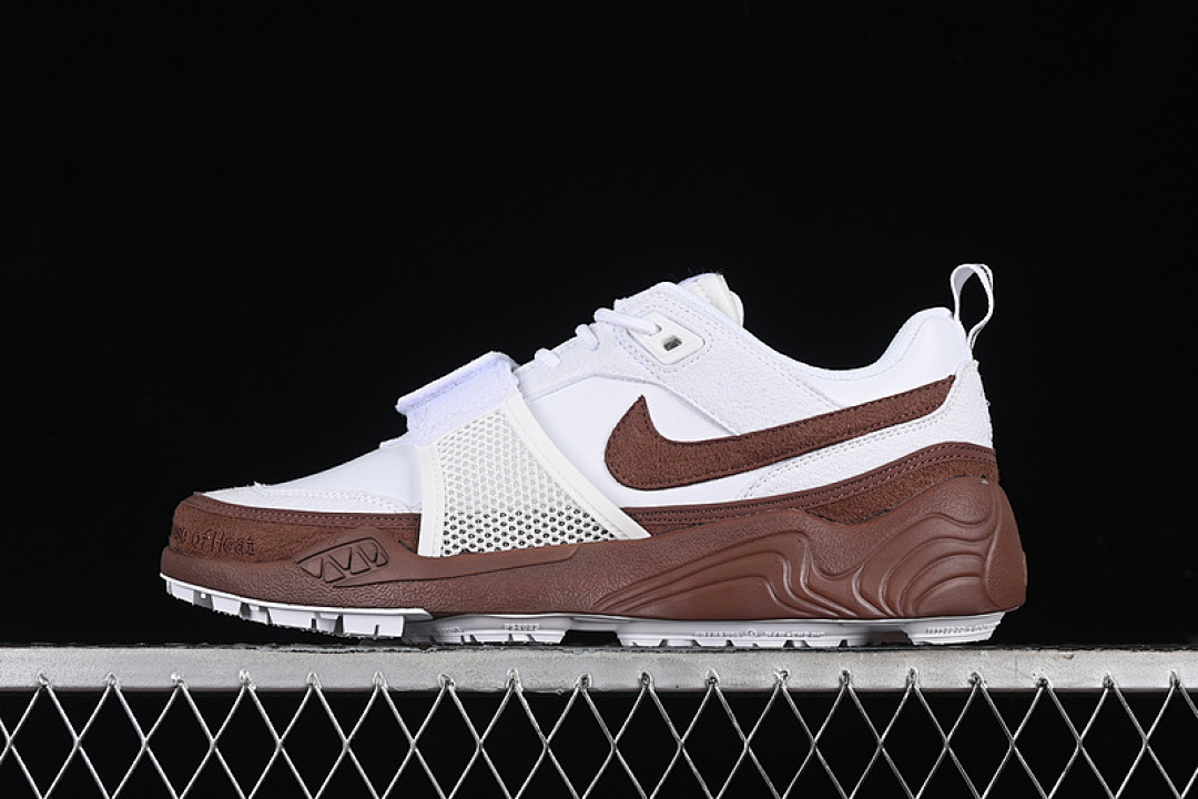 Jordan [HQ3073-100]-[TRAVIS SCOTT SHARK-A-DON SAIL WHITE/LIGHT CHOCOLATE]-[MAN:40-45], photo 1