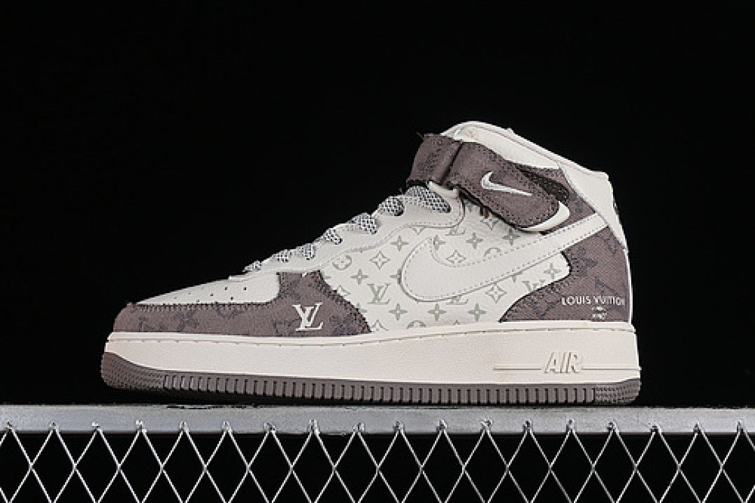 Nike [DQ7688-300]-[AIR FORCE 1 07 MID L*V WHITE/GREY]-[WOMAN:36-39]-[MAN:40-45], photo 1