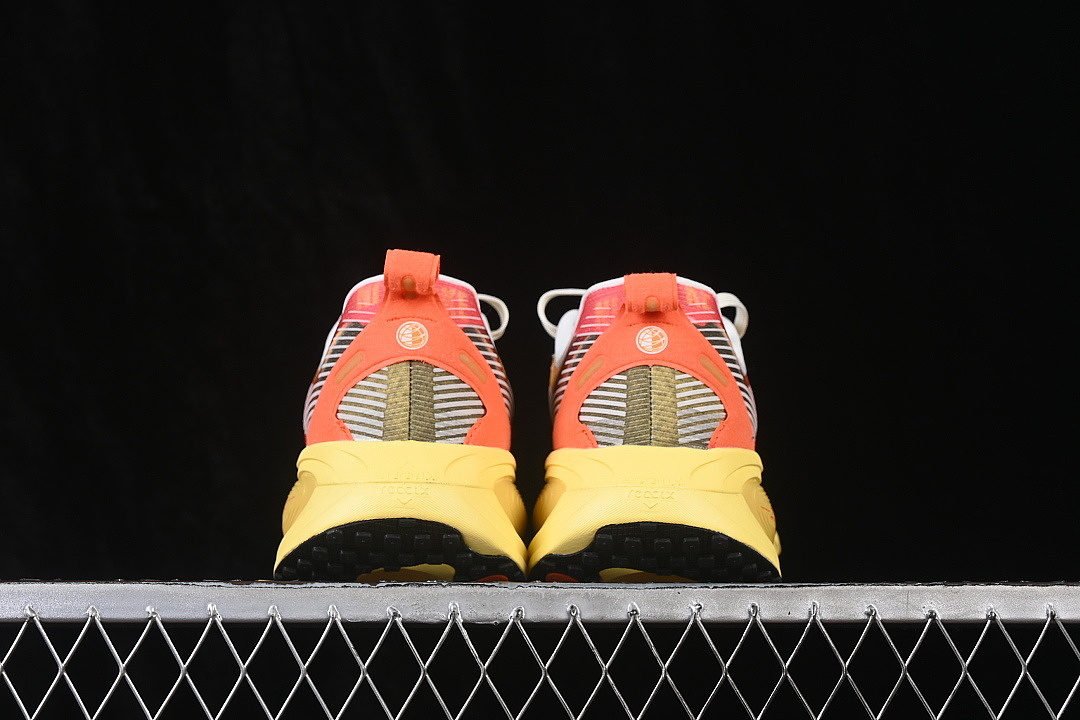 Nike [IH3576-999]-[VOMERO 18 SE MULTI-COLOR/VIVID SULFUR/DARK SULFUR/CLEAR]-[WOMAN:39]-[MAN:40-46] - Image 14
