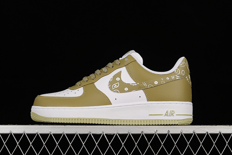 Nike Nike AIR FORCE 1 LOW 07 AVOCADO GREEN/AVOCADO GREEN/WHITE · XM6386-556, photo 1