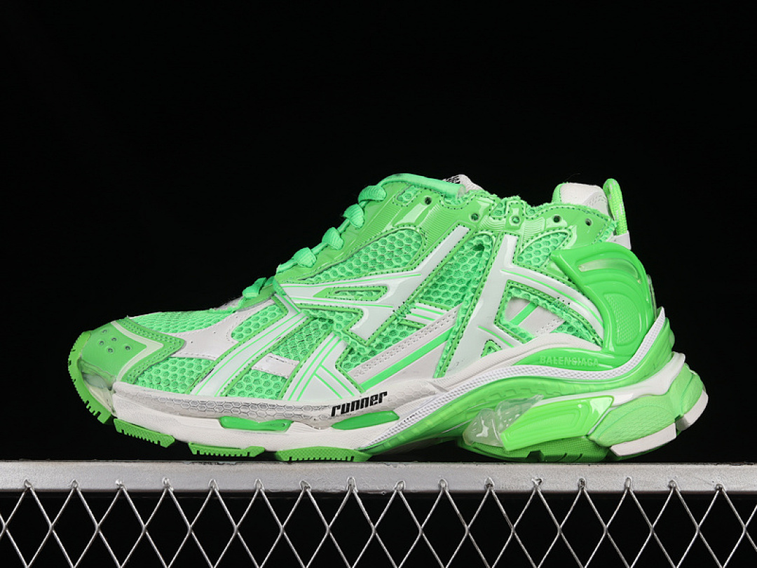 Kith [W3RBM3590]-[BA*LEN*CIAGA RUNNER KITH FOUR.COLOR 7.0 21SS GREEN/WHITE/BLACK]-[UNISEX:35-46], photo 1