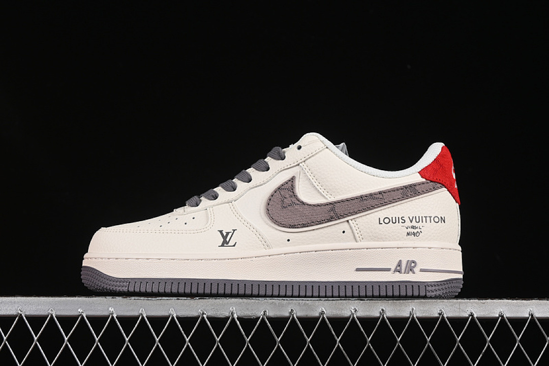Nike Nike AIR FORCE 1 07 LOW LV WHITE/GREY/RED · XX3168-136, photo 1