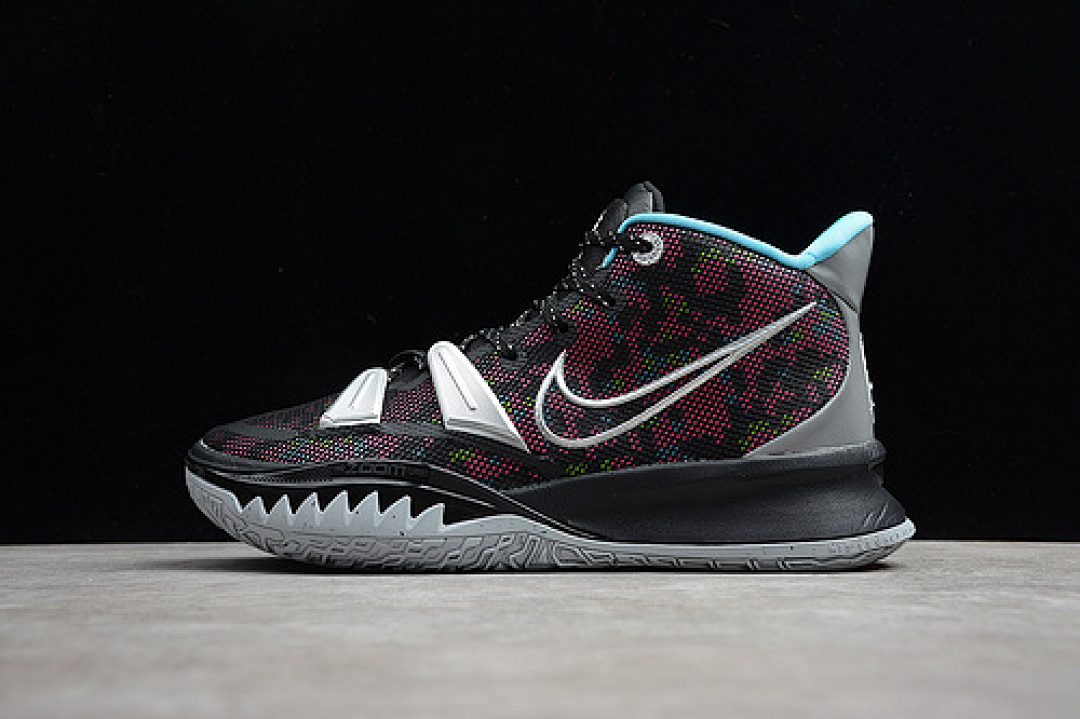 KYRIE 7 PIXEL CAMO BLACK/LIGHT SMOKE GREY/BLUE FURY/METALLIC SILVER · CT4080-008, photo 1