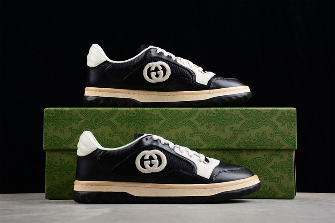 Gucci [MAC80]-[GU*CCI THROWS IT BACK WITH THE RETRO-INSPIRED WHITE/BLACK]-[WOMAN:35-39]-[MAN:40-44] - Image 2