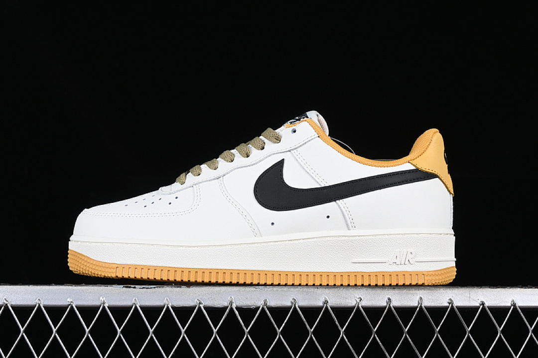 Nike Nike AIR FORCE 1 07 LOW WHITE/BLACK/YELLOW · DD3063-066, photo 1