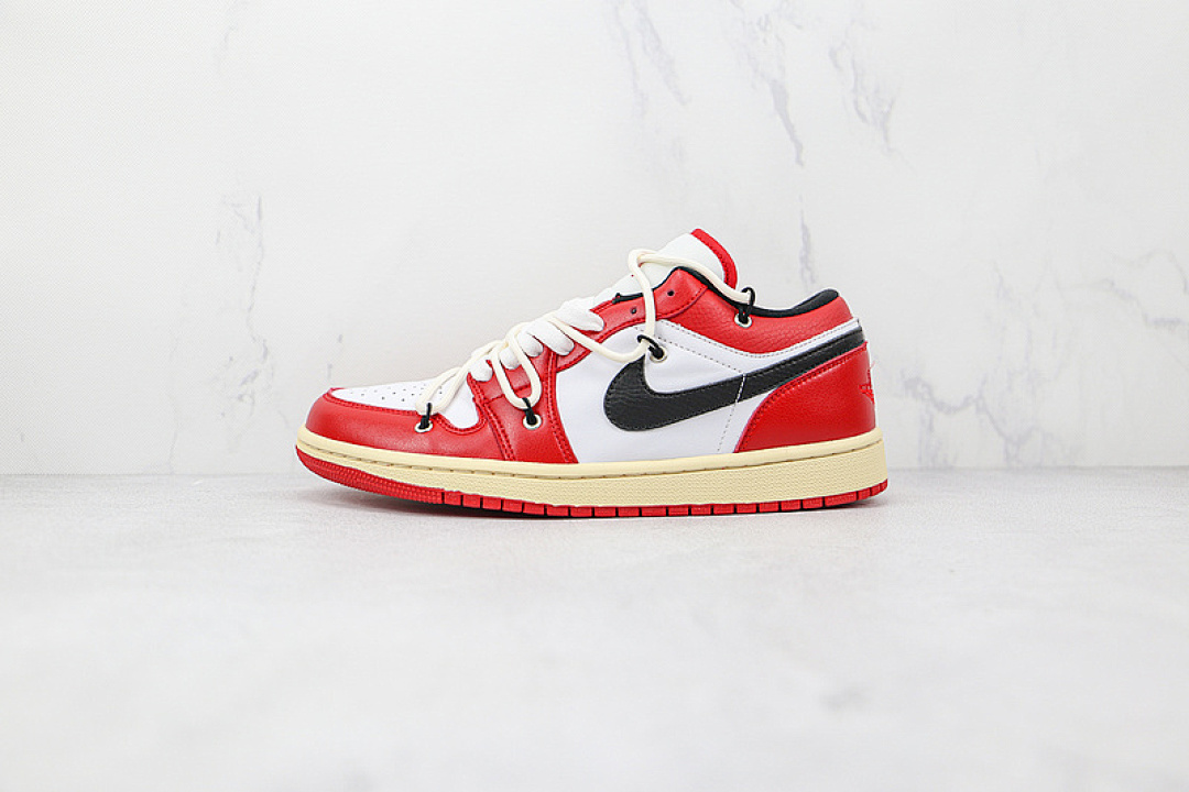 Jordan [553558-118]-[AIR JORDAN 1 LOW RED/WHITE/BLACK]-[WOMAN:36-39]-[MAN:40-46], photo 1