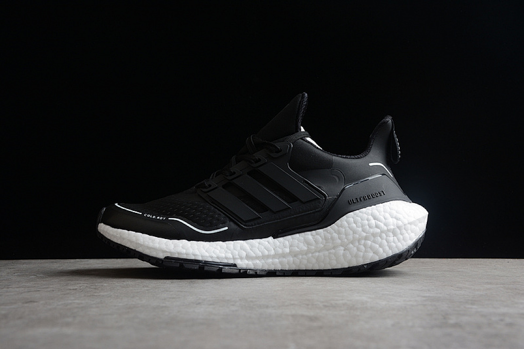 ULTRABOOST 21 COLD.RDY SHOES CORE BLACK/CORE BLACK/CARBON · FZ2558, photo 1