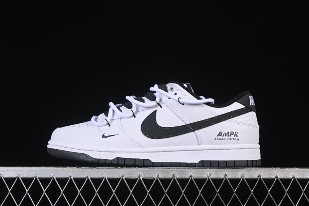 Unbranded [WB0528-094]-[SB DUNK LOW JUST DO IT WHITE/BLACK/BLUE]-[MAN:40-46], photo 1