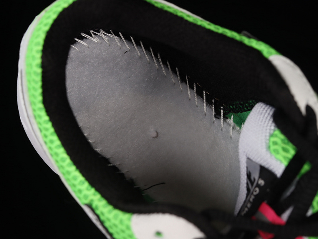 Nike [CI1694-300]-[AIR ZOOM VOMERO 5 SE SP ELECTRIC GREEN/BLACK-SAIL]-[WOMAN:36-39]-[MAN:40-45] - Image 4