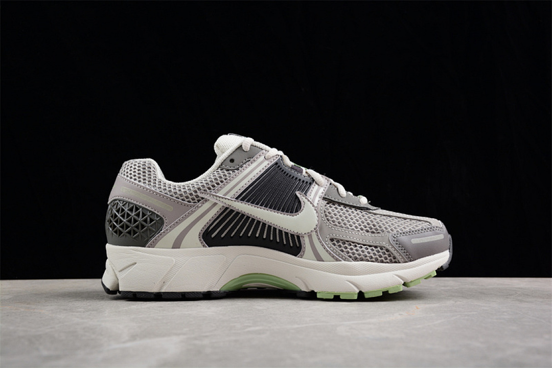Nike [FB8825-001]-[AIR ZOOM VOMERO 5 COBBLESTONE/LIGHT BONE]-[WOMAN:36-39]-[MAN:40-45] - Image 12