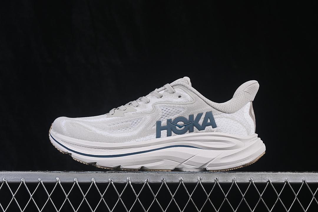 On Running On Running [1162032 PTYG]-[ONE ONE CLIFTON 10 BREATHABLE MESH SHOES LIGHT GRAY/WHITE]-[MAN:40-45], photo 1