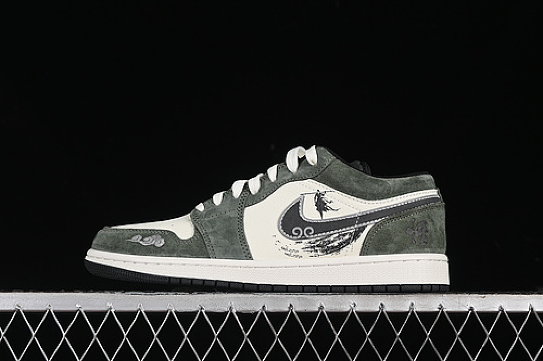Jordan AIR Jordan 1 LOW GREEN/WHITE · DC2024-031, photo 1