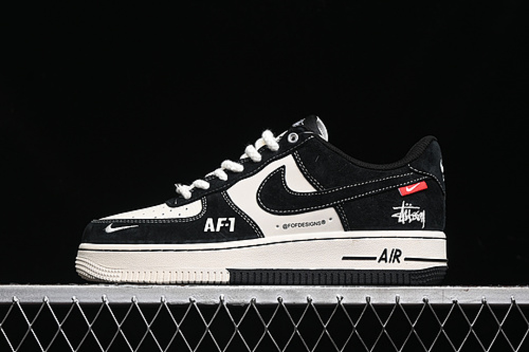 Nike Nike AIR FORCE 1 07 LOW WHITE/BLACK · SJ6698-008, photo 1