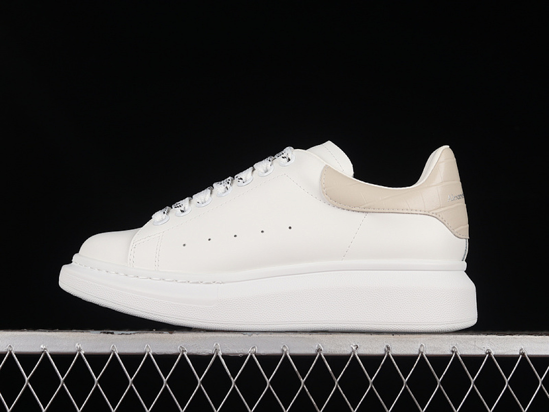 Alexander McQueen Alexander McQueen [ WHITE/GREN]-[WOMAN:35-39]-[MAN:40-44], photo 1
