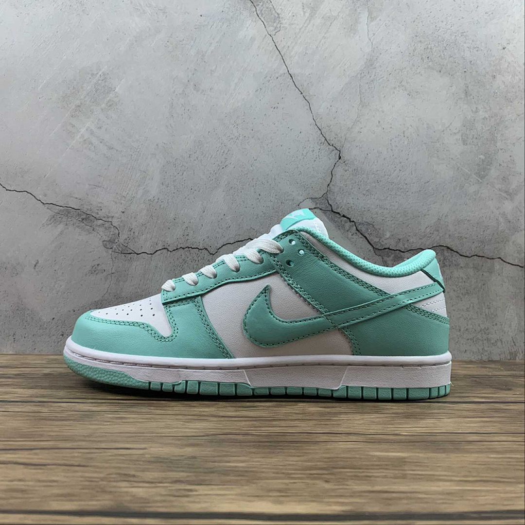Unbranded [DD1503-105]-[SB DUNK LOW WHITE/GREEN GLOW/WHITE]-[WOMAN:36-40], photo 1