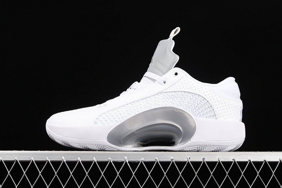 Jordan [CW2459-100]-[AIR JORDAN 35 LOW PF WHITE/WHITE/METALLIC SILVER]-[MAN:40-46], photo 1