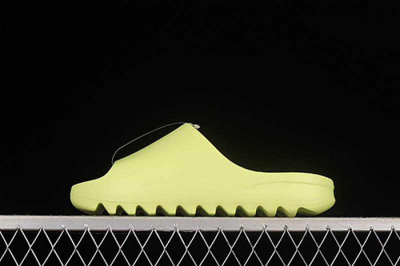 Adidas Adidas YEEZY SLIDE GLOW GREEN/GLOW GREEN · GX6138, photo 1