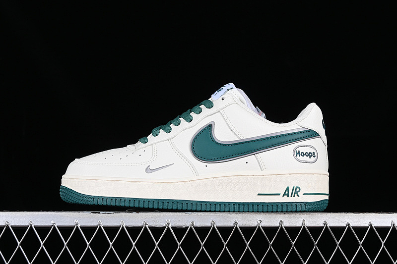 Nike Nike AIR FORCE 1 07 LOW HOOPS WHITE/GREEN · BS9055-727, photo 1