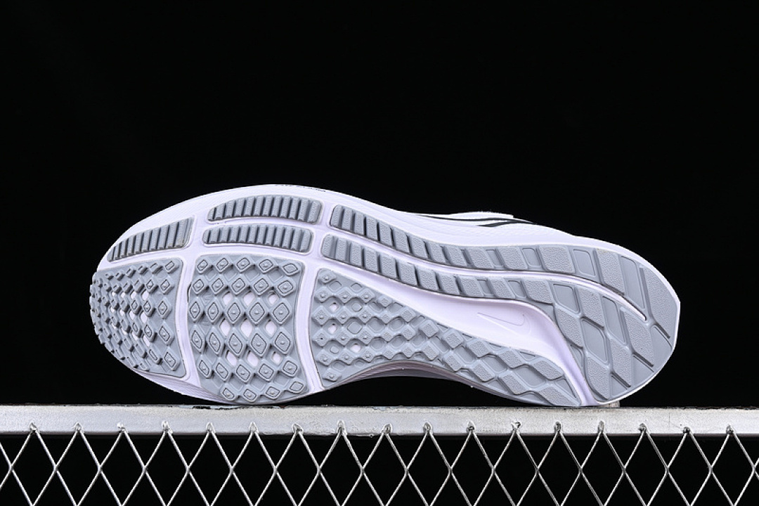 Nike [DV3854-101]-[AIR ZOOM PEGASUS 40 WHITE/GREY/SILVER]-[WOMAN:36-39]-[MAN:40-45] - Image 14
