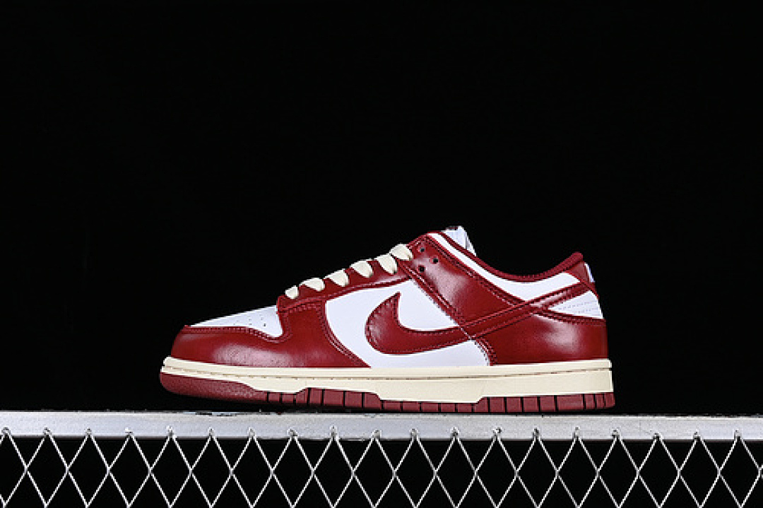 Unbranded [FJ4555-100]-[DUNK LOW SB PREMIUM WHITE/TEAM RED/COCONUT MILK]-[WOMAN:36-39]-[MAN:40-45], photo 1