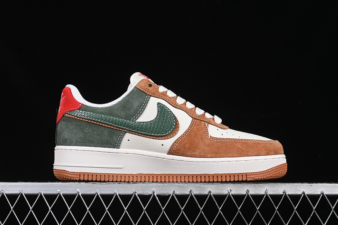 Nike [DM6688-025]-[AIR FORCE 1 07 LOW SUPREME WHITE/BROWN/GREEN/RED]-[WOMAN:36-39]-[MAN:40-45] - Image 16