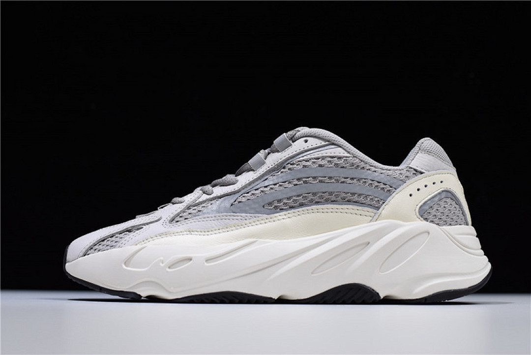 On Running Adidas BC YEEZY BOOST 700 V2 SHOES STATIC/STATIC/STATIC · EF2829, photo 1