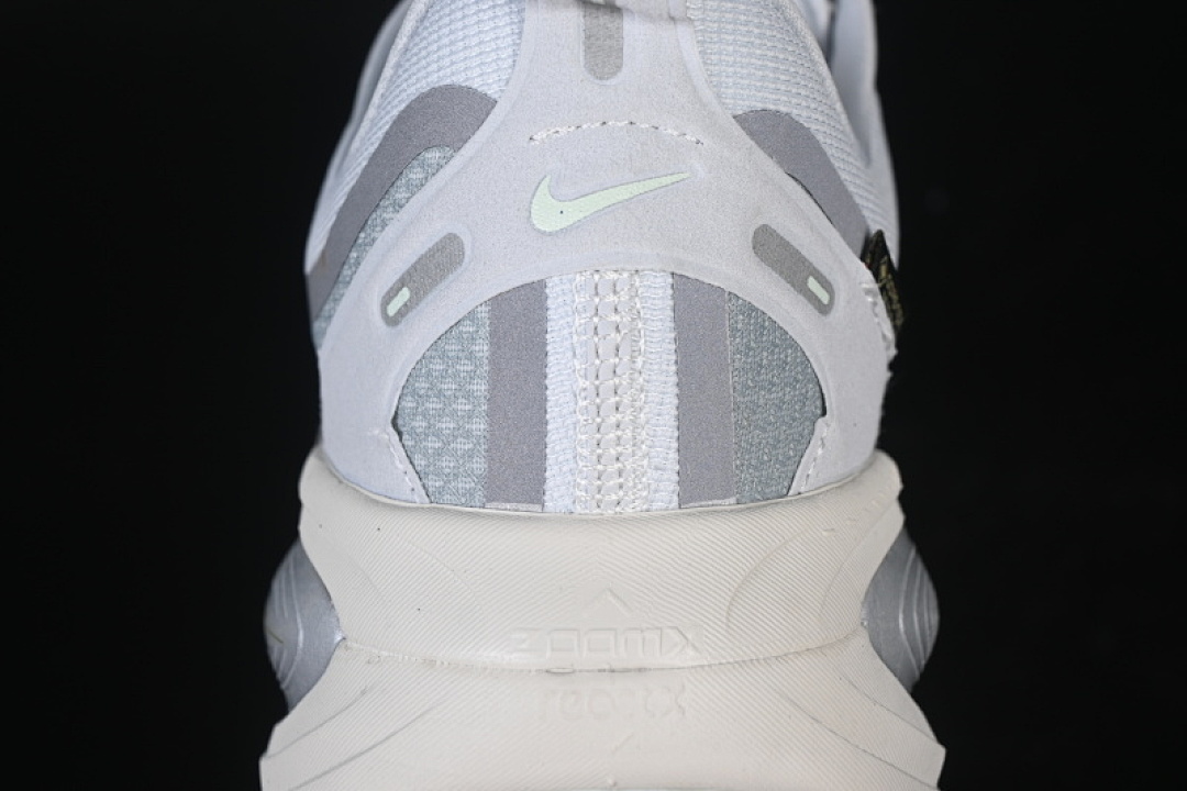 Nike [HQ7001-003]-[AIR ZOOM VOMERO 18 GTX CASUAL RUNNING SHOES GREY/WHITE]-[WOMAN:36-39]-[MAN:40-45] - Image 6