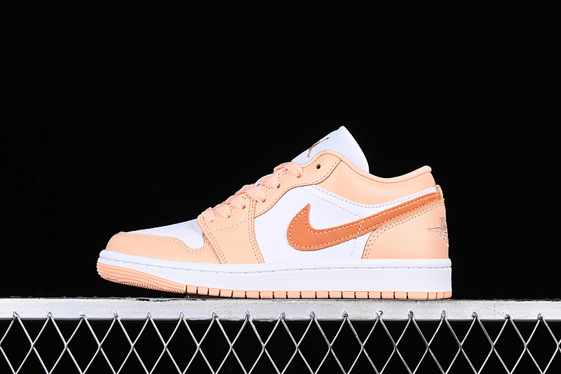 Jordan AIR Jordan 1 LOW WHITE/ORANGE · DC0774-801, photo 1