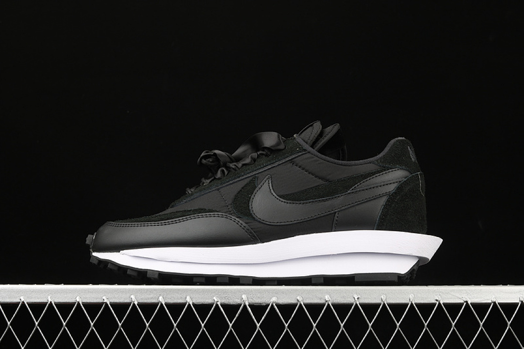 Sacai [BV0073-002]-[SACAI X LVD WAFFLE DAYBREAK BLACK/BLACK/WHITE]-[WOMAN:36-39]-[MAN:40-46], photo 1