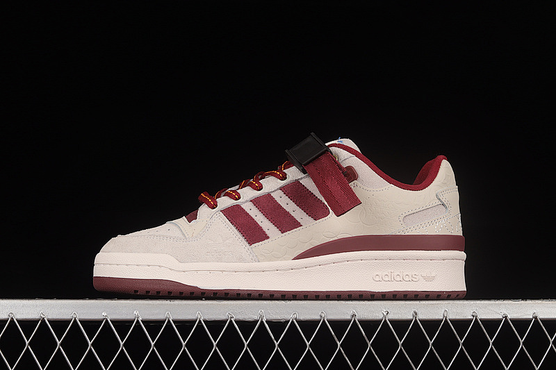 FORUM 84 LOW CHALK WHITE/CORE BURGUNDY · GX8866, photo 1
