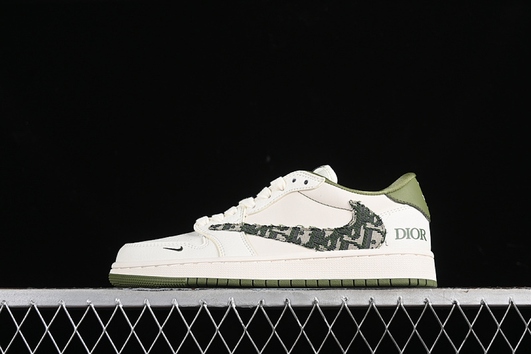 Jordan TRAVIS SCOTT X FRAGMENT DESIGN AIR Jordan 1 LOW OG SP OFF WHITE/GREEN · DM6688-605, photo 1