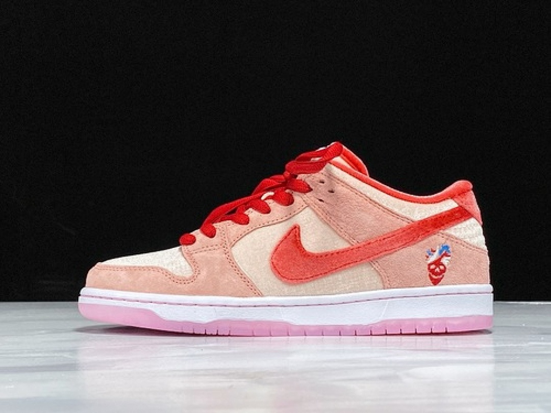 Unbranded [CT2552-800]-[SB DUNK LOW STRANGELOVE SKATEBOARDS REGULAR BOX PINK/RED-WHITE], photo 1