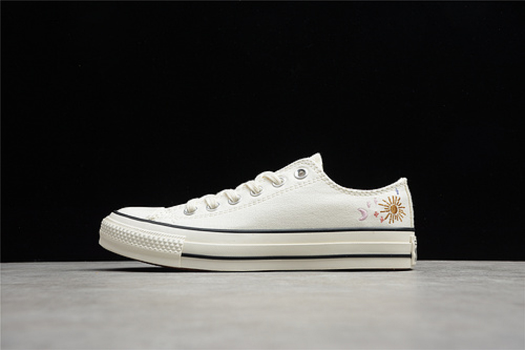Converse [572426C]-[CHUCK TAYLOR ALL-STAR 70S LOW EGRET/BLACK/MULTI-COLOR]-[WOMAN:35-39]-[MAN:40-44], photo 1