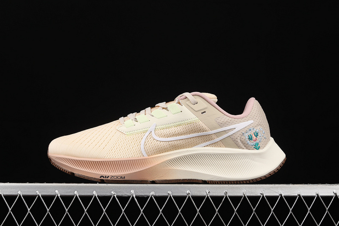 Nike [DM7195-211]-[AIR ZOOM PEGASUS 38 LIGHT KHAKI/WHITE/LIGHT YELLOW]-[WOMAN:36-39]-[MAN:40-45], photo 1