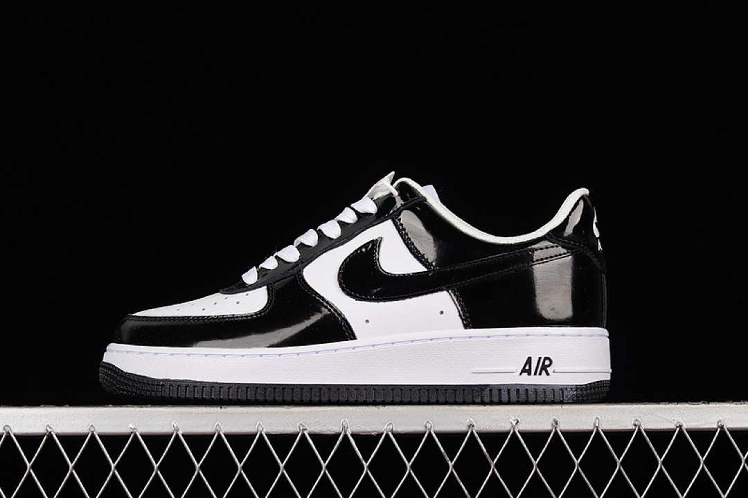 Nike [DD1391-100]-[AIR FORCE 1 LOW 07 WHITE/BLACK/WHITE]-[WOMAN:36-39]-[MAN:40-45], photo 1