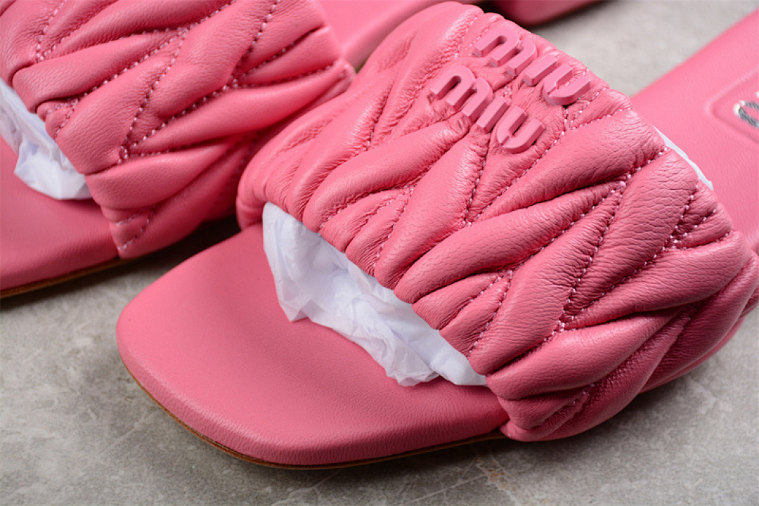 Unbranded [𝑴𝒊𝒖𝑴𝒊𝒖 SNGG RED]-[WOMAN:35-39] - Image 5