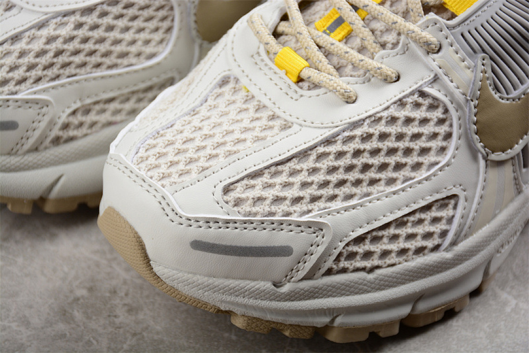 Nike [FJ7694-020]-[AIR ZOOM VOMERO 5 SP LIGHT BONE/SAIL/UNIVERSITY GOLD]-[UNISEX:36-45] - Image 9