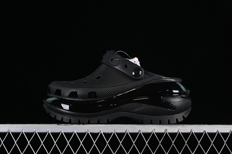 Crocs [CROCS BEACH SANDALS CLOGS BLACK]-[WOMAN:34-40]