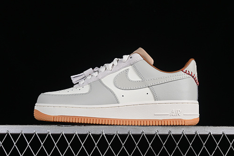 Nike Nike AIR FORCE 1 07 LOW WHITE/GREY/BROWN · HF5697-001, photo 1