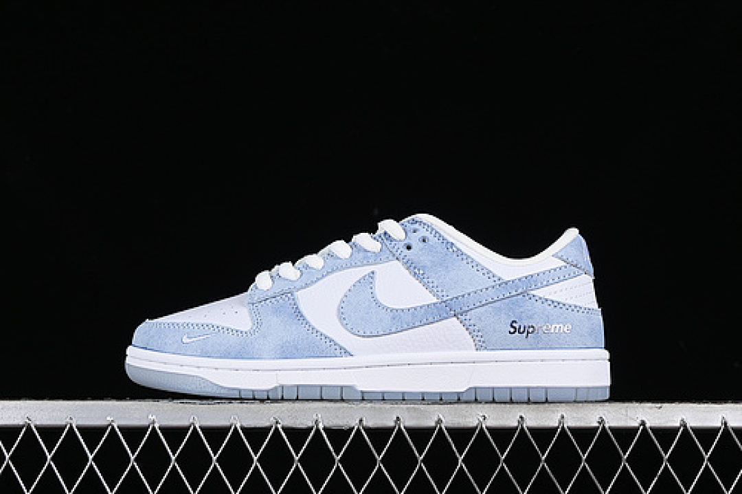 Supreme [JH8039-939]-[SB DUNK LOW SUPREME WHITE/BLUE]-[WOMAN:36-39]-[MAN:40-45], photo 1