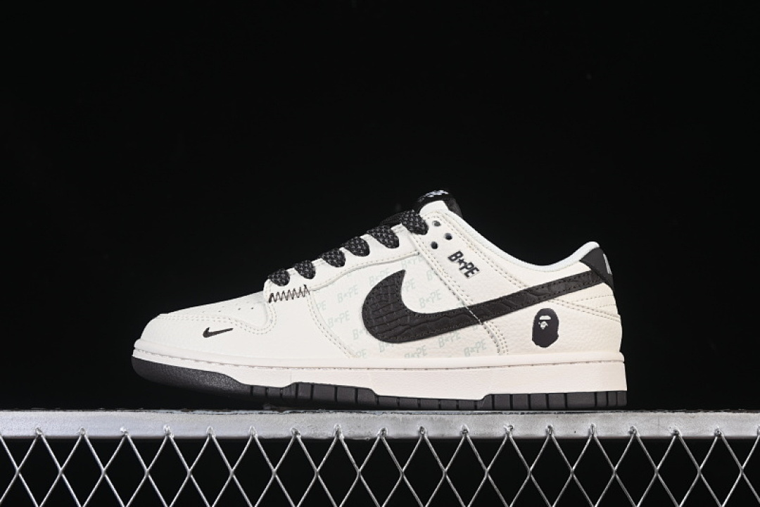 Bape Nike SB DUNK LOW BAPE WHITE/BROWN/BLACK · QW5836-016, photo 1