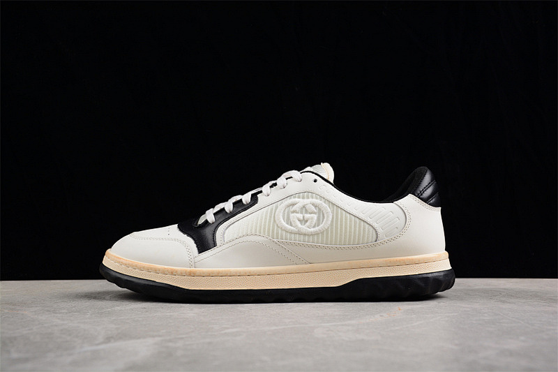 Gucci [MAC80]-[GU*CCI THROWS IT BACK WITH THE RETRO-INSPIRED WHITE/BLACK]-[WOMAN:35-39]-[MAN:40-44]