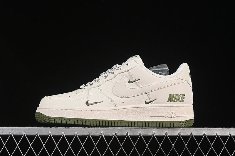 Nike Nike AIR FORCE 1 07 LOW WHITE/GREEN · XX3168-182, photo 1