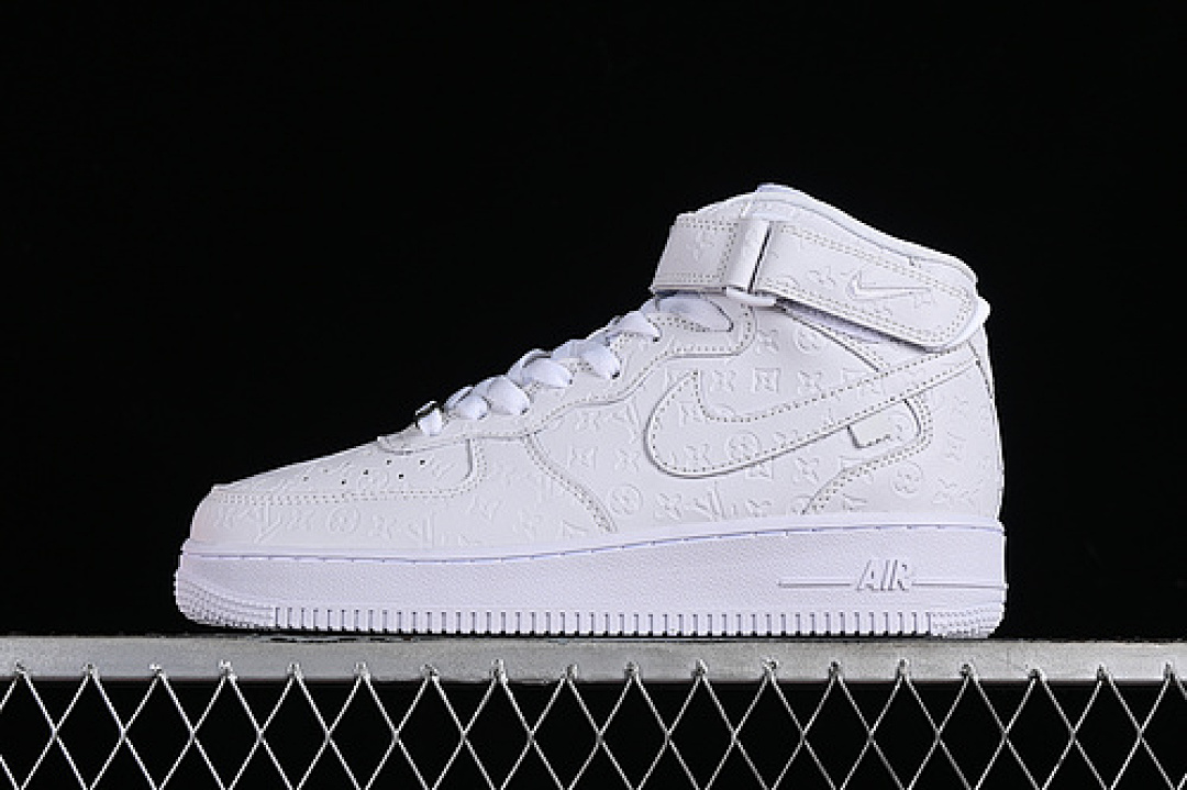 Nike Nike AIR FORCE 1 07 MID L*V WHITE · DV0688-300, photo 1